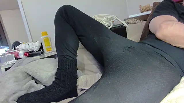 Snapshot of mike30nbg chatting on 10.11.25 mike30nbg online show from 10.11.25