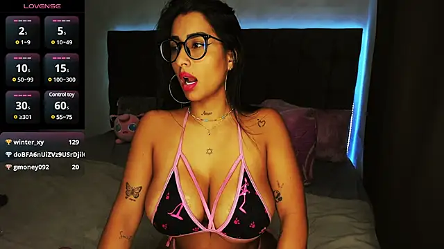 lovely violet13 online show from 03.15.25