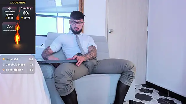 Snapshot of MarkWalker__ chatting on 01.26.25 MarkWalker online show from 01.26.25