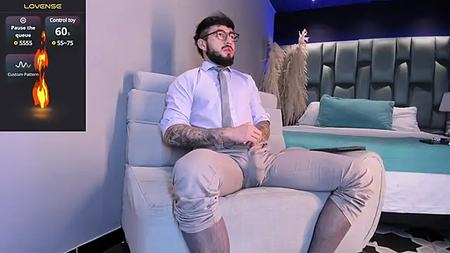 Snapshot of MarkWalker__ chatting on 01.28.25 MarkWalker online show from 01.28.25