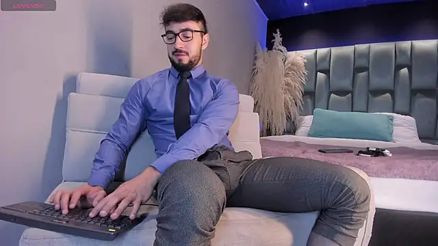 Snapshot of MarkWalker__ chatting on 01.30.25 MarkWalker online show from 01.30.25