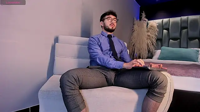 Snapshot of MarkWalker__ chatting on 01.30.25 MarkWalker online show from 01.30.25