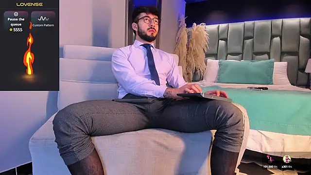 Snapshot of MarkWalker__ chatting on 02.04.25 MarkWalker online show from 02.04.25