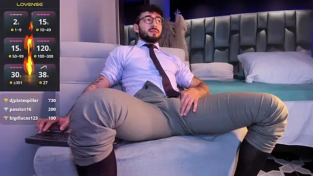 Snapshot of MarkWalker__ chatting on 02.07.25 MarkWalker online show from 02.07.25