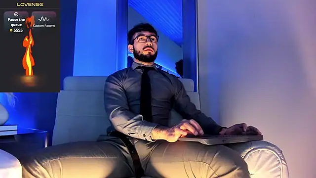 Snapshot of MarkWalker__ chatting on 03.01.25 MarkWalker online show from 03.01.25