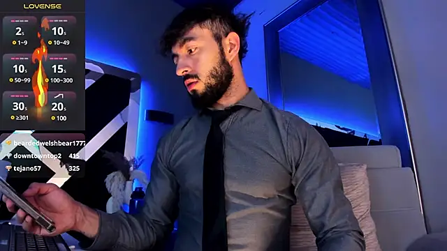 Snapshot of MarkWalker__ chatting on 03.01.25 MarkWalker online show from 03.01.25