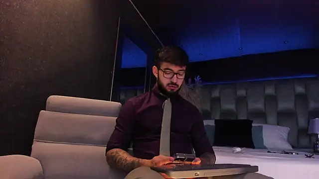 Snapshot of MarkWalker__ chatting on 03.07.25 MarkWalker online show from 03.07.25