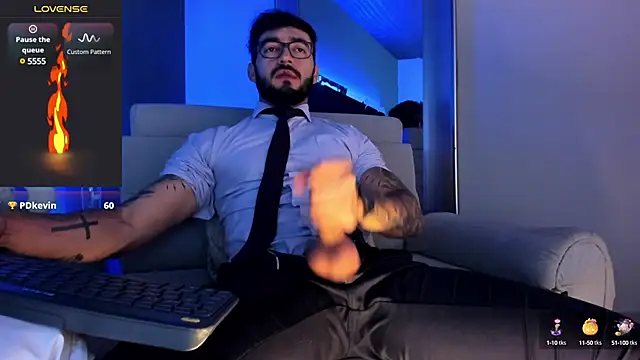 Snapshot of MarkWalker__ chatting on 03.09.25 MarkWalker online show from 03.09.25