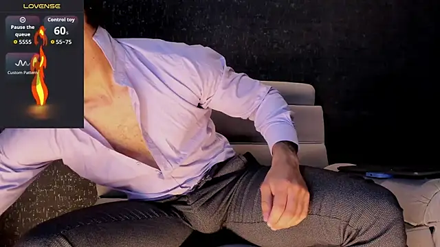 Snapshot of MarkWalker__ chatting on 10.18.25 MarkWalker online show from 10.18.25