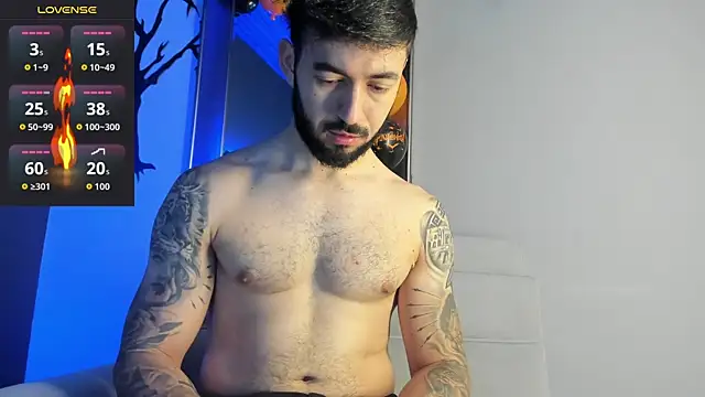 Snapshot of MarkWalker__ chatting on 10.22.25 MarkWalker online show from 10.22.25