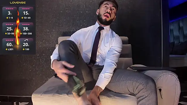 Snapshot of MarkWalker__ chatting on 10.25.25 MarkWalker online show from 10.25.25