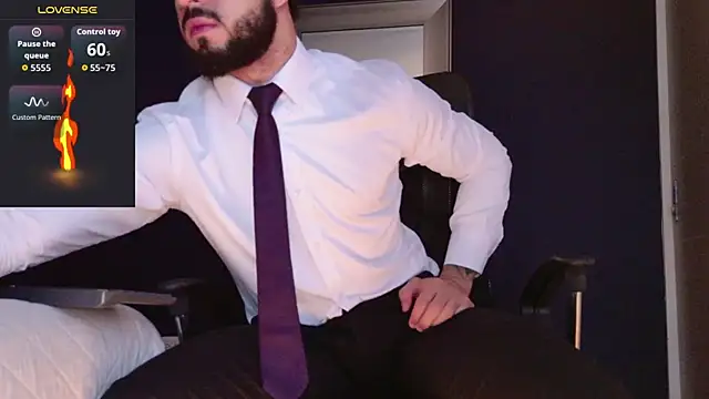 Snapshot of MarkWalker__ chatting on 11.02.25 MarkWalker online show from 11.02.25