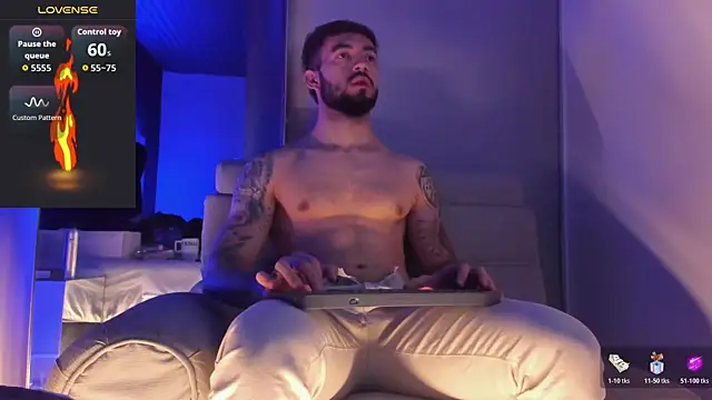 Snapshot of MarkWalker__ chatting on 11.07.25 MarkWalker online show from 11.07.25