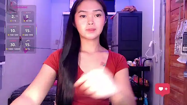 Snapshot of Itsme_claire chatting on 10.10.25 Itsme claire online show from 10.10.25