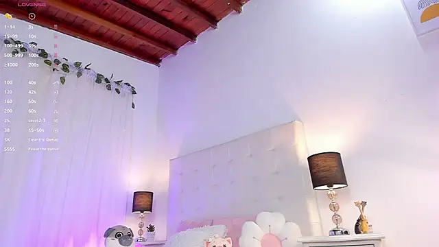 tatikiss  online show from 09.11.25