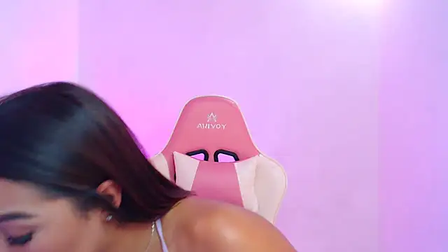 GiltRosebush online show from 03.12.25