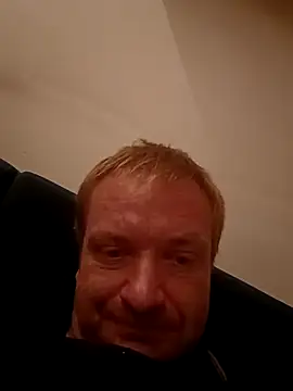 Snapshot of 82liska chatting on 10.05.25 82liska online show from 10.05.25