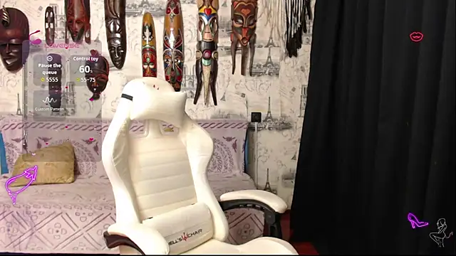 Snapshot of CrazyLaGirl chatting on 09.17.25 CrazyLaGirl online show from 09.17.25