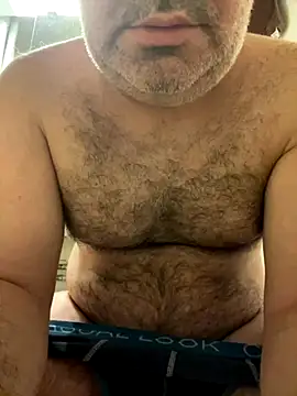 Snapshot of mpowerintime chatting on 10.11.25 mpowerintime online show from 10.11.25