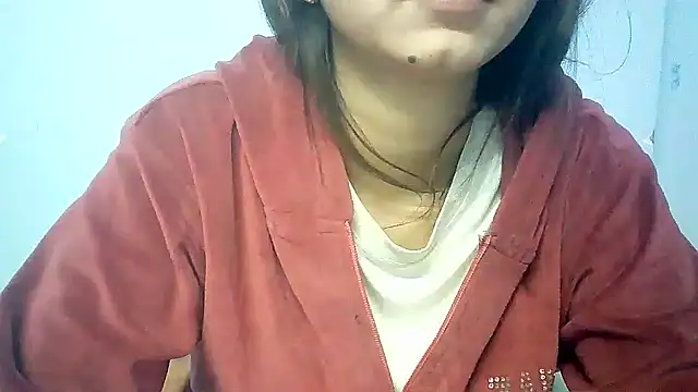 Snapshot of lovelydesi21 chatting on 12.15.24 lovelydesi21 online show from 12.15.24