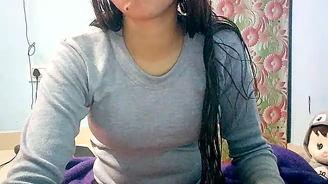 Snapshot of lovelydesi21 chatting on 01.11.25 lovelydesi21 online show from 01.11.25