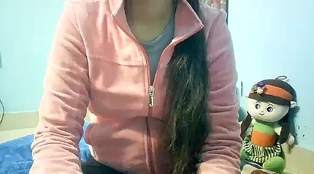 Snapshot of lovelydesi21 chatting on 01.14.25 lovelydesi21 online show from 01.14.25