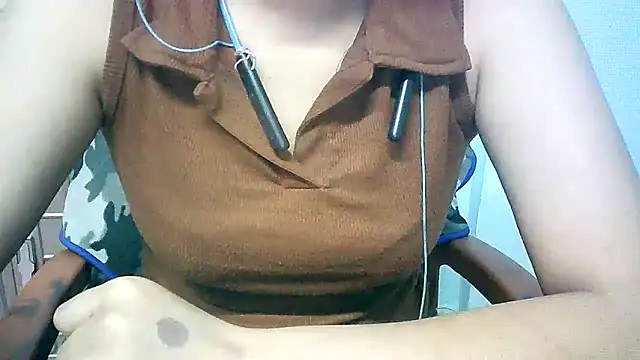 Snapshot of lovelydesi21 chatting on 03.20.25 lovelydesi21 online show from 03.20.25