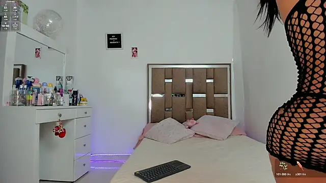 Snapshot of kendall-ewers chatting on 11.07.25 kendall-ewers online show from 11.07.25