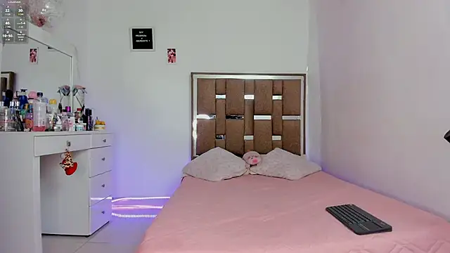 kendall-ewers online show from 11.29.25