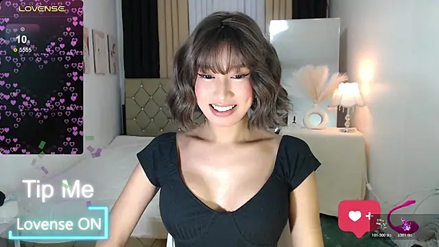 Snapshot of FuckDoll_Nathalie chatting on 04.02.26 FuckDoll Nathalie online show from 04.02.26
