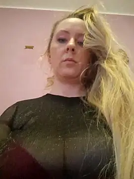 Snapshot of VictoriaMiami chatting on 02.15.26 VictoriaMiami online show from 02.15.26