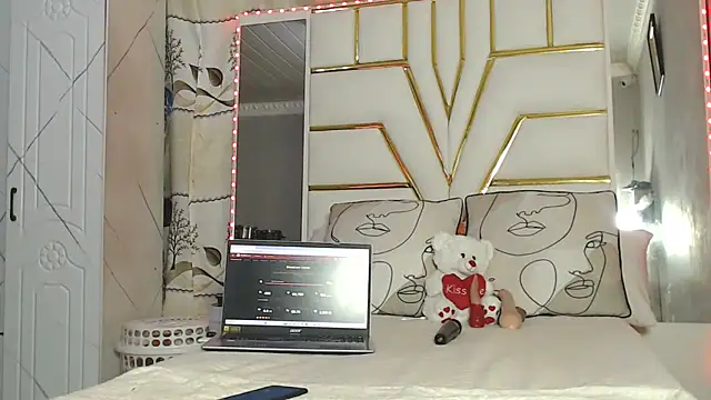 Snapshot of SexyyNana chatting on 11.04.25 SexyyNana online show from 11.04.25