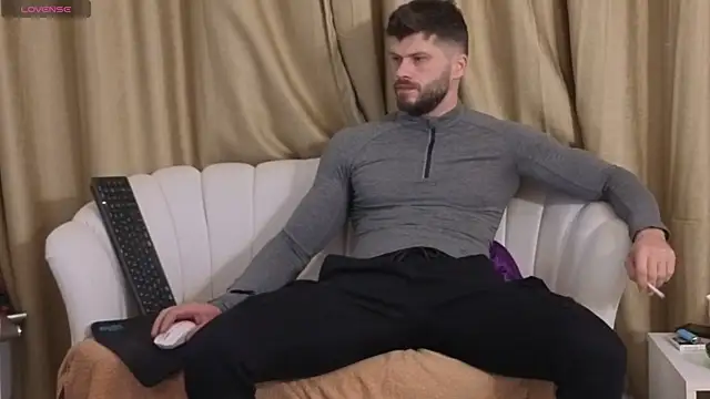 Snapshot of TheTopAlex chatting on 10.31.25 TheTopAlex online show from 10.31.25