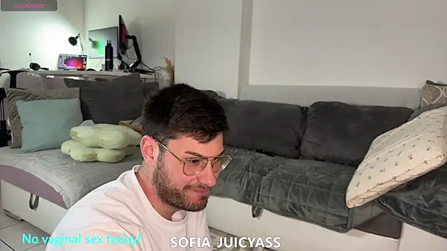 Sofia JuicyAss online show from 01.08.25