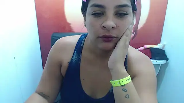 Snapshot of Laura_hottt chatting on 10.03.25 Laura hottt online show from 10.03.25