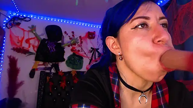 Snapshot of pussytight_pervert chatting on 10.12.25 pussytight pervert online show from 10.12.25