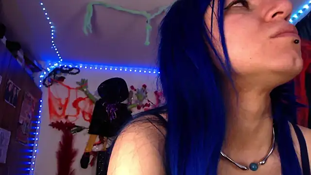 Snapshot of pussytight_pervert chatting on 10.27.25 pussytight pervert online show from 10.27.25