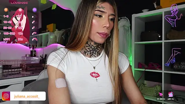 caroline cossei online show from 01.15.25