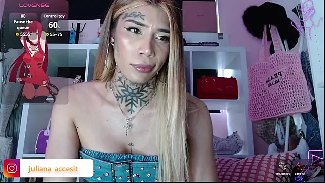 caroline cossei online show from 10.11.25