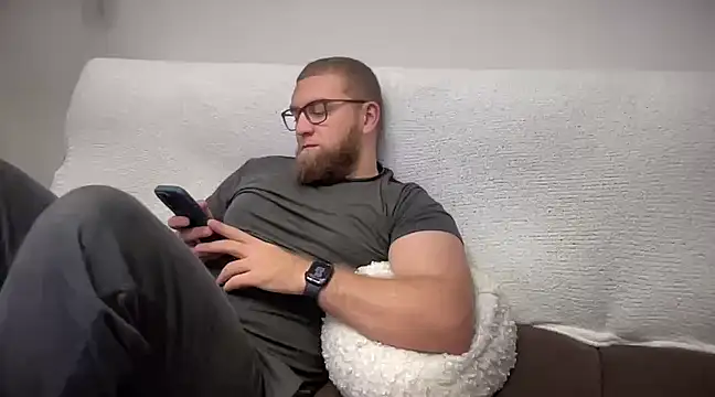 Bear bear  online show from 12.11.24