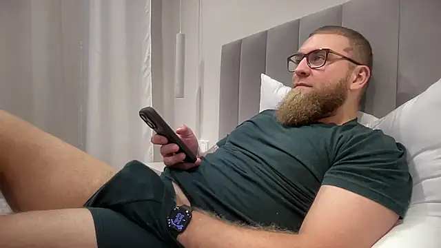 Bear bear  online show from 10.14.25