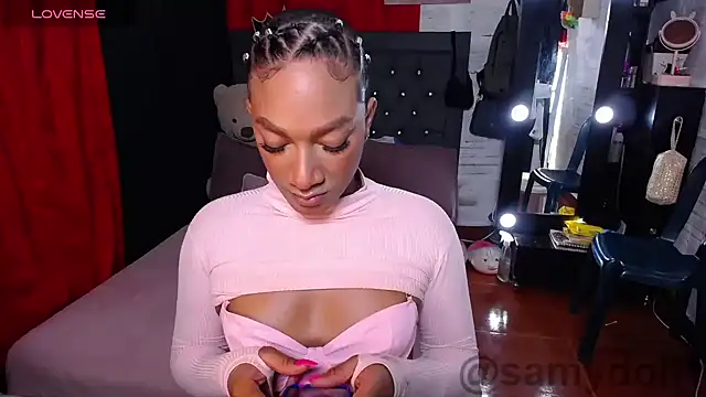 Snapshot of samy_doll chatting on 10.30.25 samy doll online show from 10.30.25