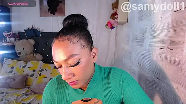 Snapshot of samy_doll chatting on 11.12.25 samy doll online show from 11.12.25