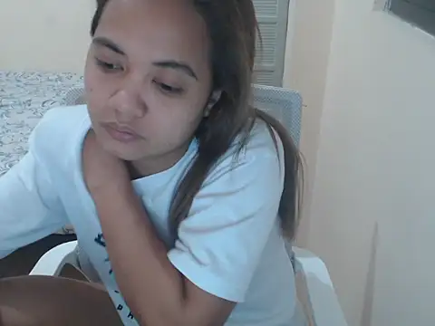 Snapshot of xTheLastVIRGINx chatting on 09.20.25 xTheLastVIRGINx online show from 09.20.25