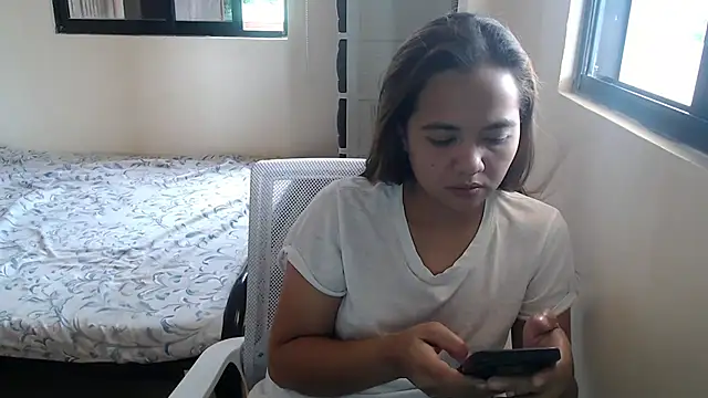 Snapshot of xTheLastVIRGINx chatting on 10.02.25 xTheLastVIRGINx online show from 10.02.25