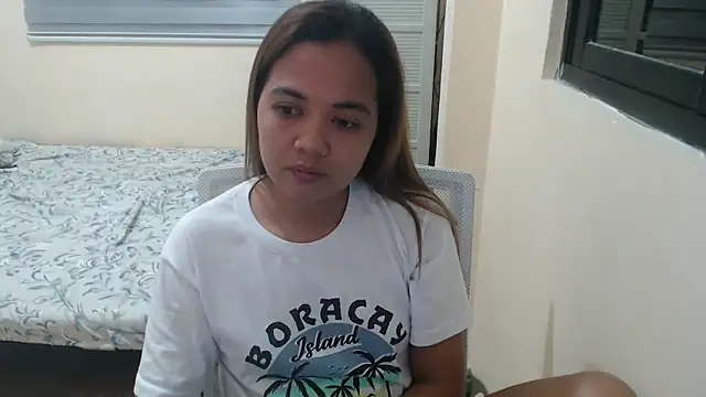 Snapshot of xTheLastVIRGINx chatting on 10.18.25 xTheLastVIRGINx online show from 10.18.25