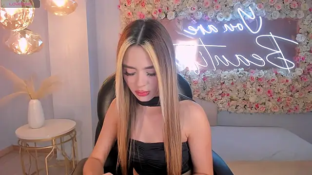 JuanitaClay online show from 12.15.25