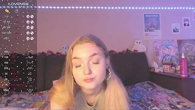 Snapshot of MiaMiaMeow chatting on 01.10.25 MiaMiaMeow online show from 01.10.25