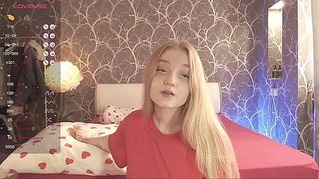 Snapshot of MiaMiaMeow chatting on 09.14.25 MiaMiaMeow online show from 09.14.25