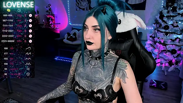 Snapshot of RachelQueen_ chatting on 01.19.25 RachelQueen online show from 01.19.25